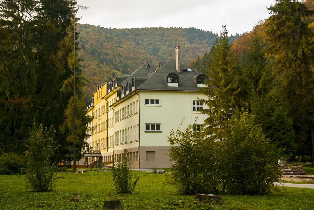 Hotel Skalka Rajecké Teplice Екстериор снимка