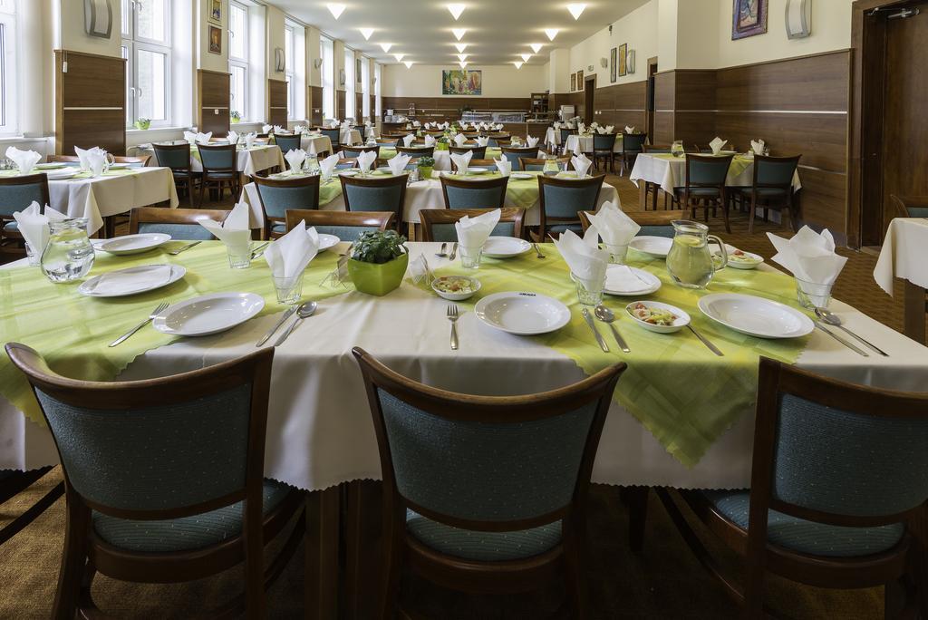 Hotel Skalka Rajecké Teplice Екстериор снимка